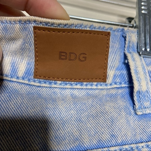 BDG Blue Jean Distressed Shorts 27 - Picture 6 of 7